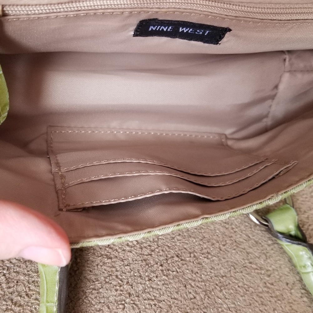 Nine West mini purse.  Green - Picture 6 of 7